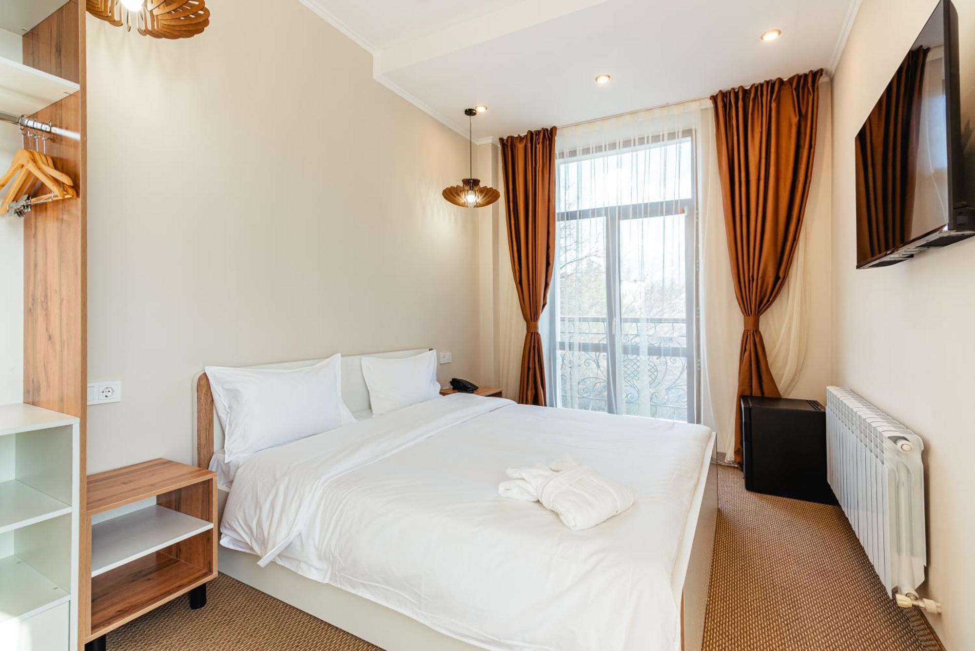אלמטי Aykun Hotel מראה חיצוני תמונה
